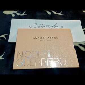 Anastasia Beverly Hills Nicole Guerriero Glow Kit